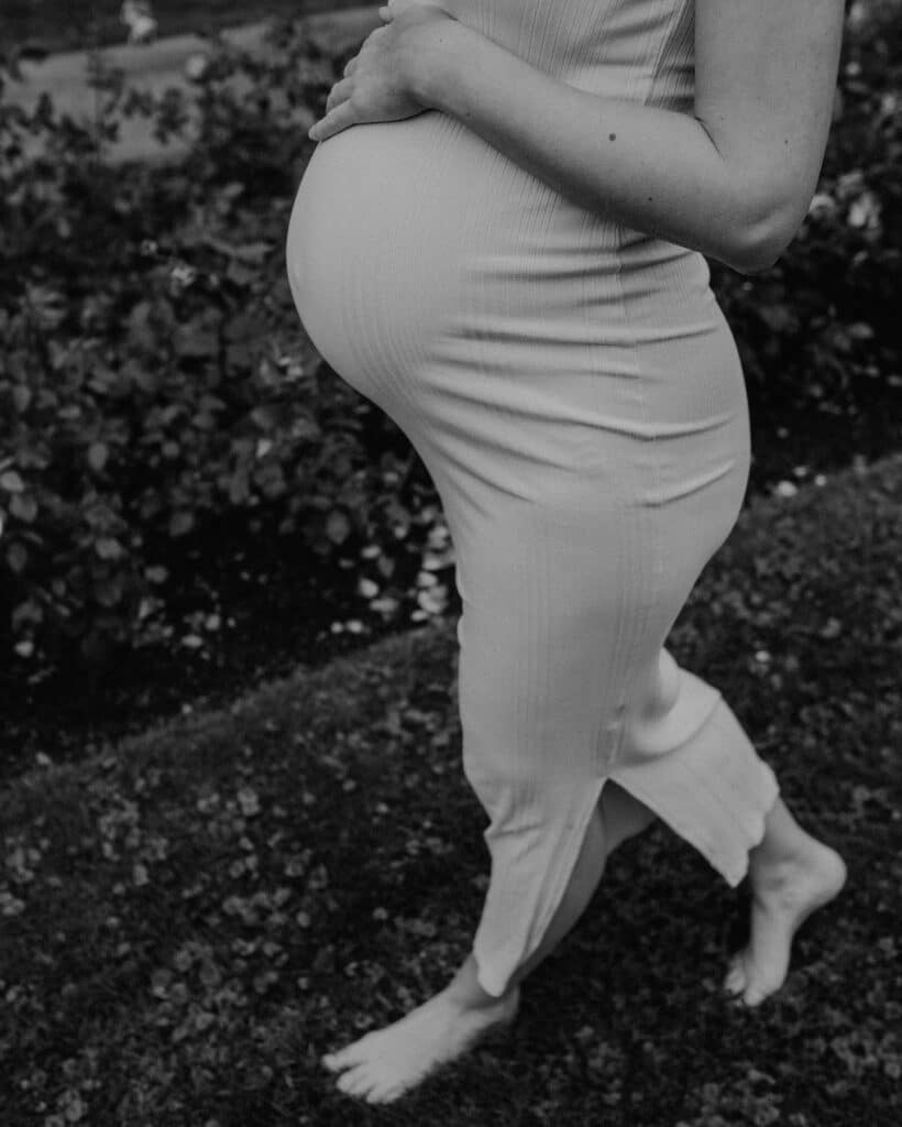 Babybauch Fotoshooting Köln Sari Tanuhardja