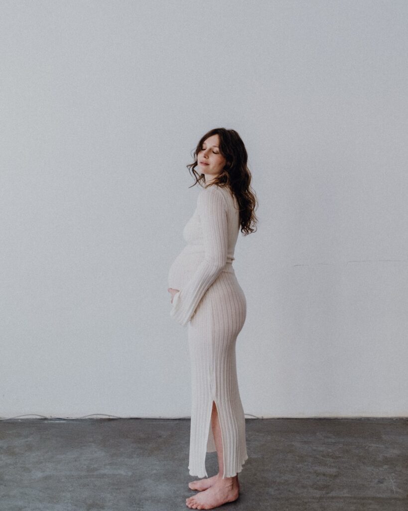 Babybauch Fotoshooting Köln Sari Tanuhardja