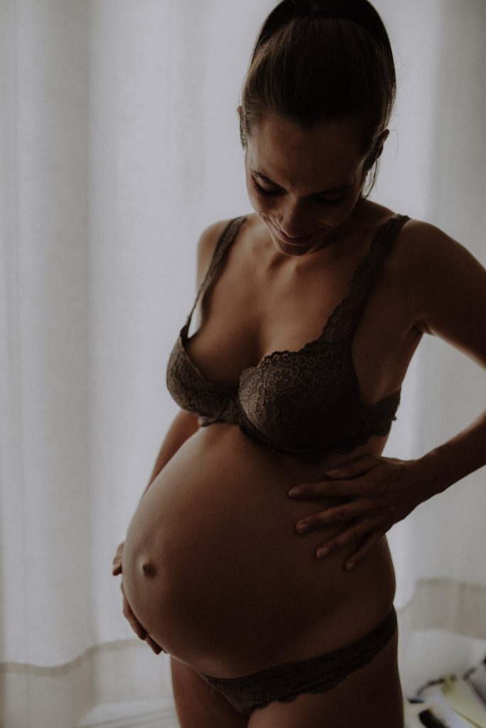 Babybauch Fotoshooting Köln Sari Tanuhardja